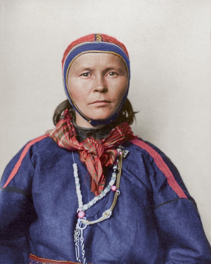 Color centennial photographs of immigrants who arrived in the United States reveal the contrast of cultures