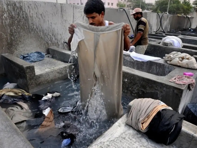 Contrast India: real everyday life of the country