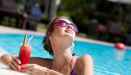 Cool down from the inside: what to eat and drink on hot days
