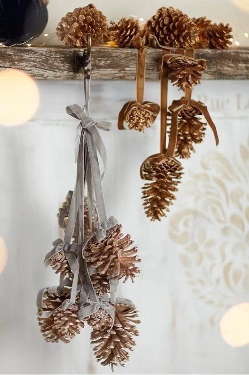 Coolest ideas Christmas decorations from cones and twigs
