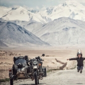 Cuento de hadas oriental: el fotógrafo llevó a la familia en una motocicleta de Rumania a Mongolia