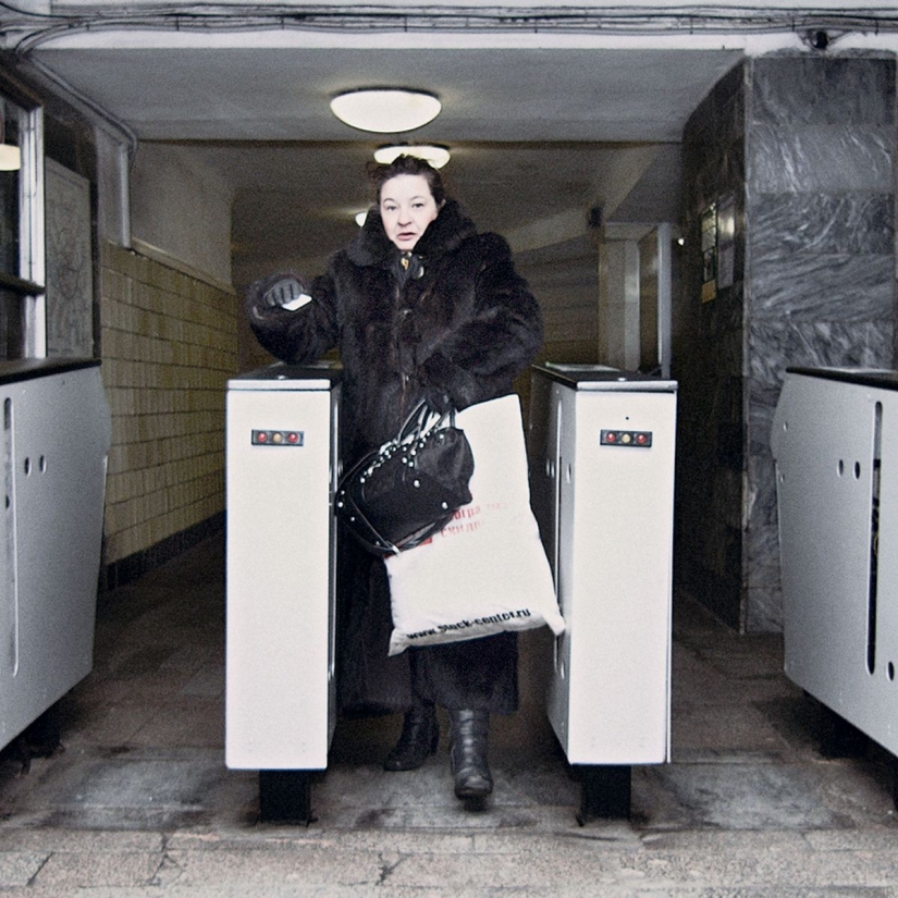 "Cuidado, las puertas se cierran": los primeros y últimos pasajeros del metro de Moscú y sus historias