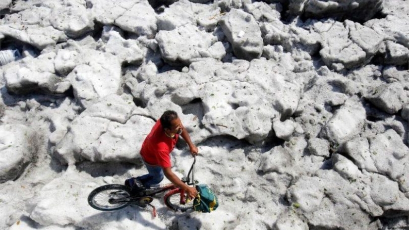 Debido al granizo, la ciudad mexicana se convirtió en un glaciar