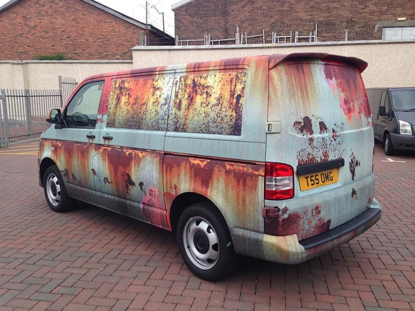 Definitely not stolen: the original car camouflage that will protect the car from thieves