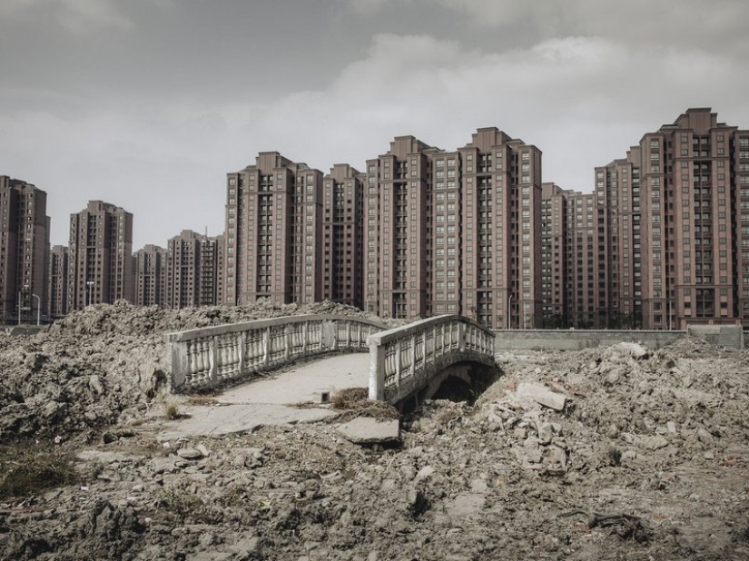 Deserted ghost towns in China - Pictolic