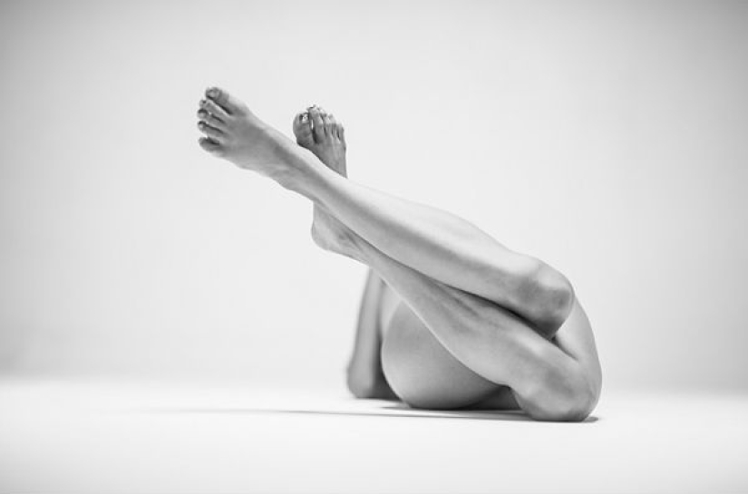 Desnudos abstractos de un artista alemán
