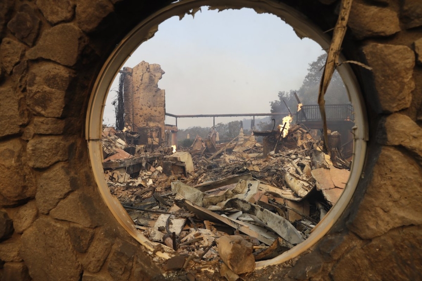 Devastation, ash and smoke: apocalyptic photos of California before and after wildfires
