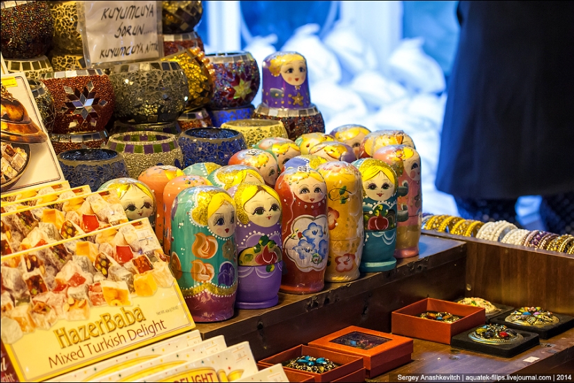 Different countries, different rules: how not to go to jail for taking souvenirs