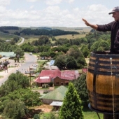 Diogenes of the XXI century: why a diver from South Africa lives in a barrel on a pole