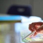 Diseccionar ranas y hacer la tarea en realidad virtual: lo que puede hacer el nuevo iPad para escolares