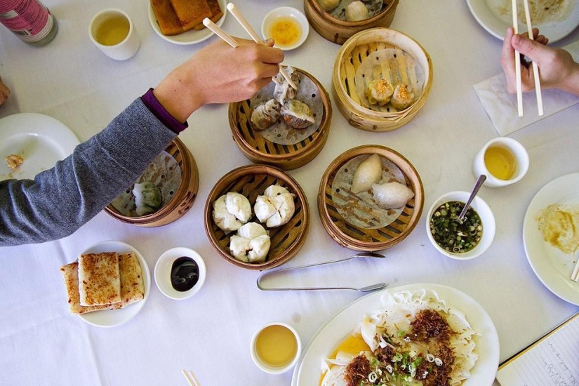 Dishes that are worth trying while traveling around the world