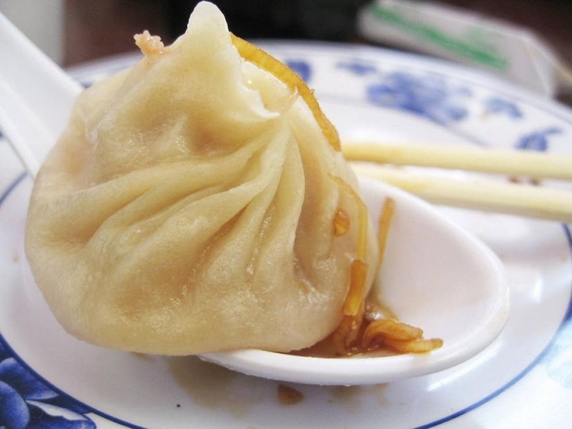 Dishes that are worth trying while traveling around the world