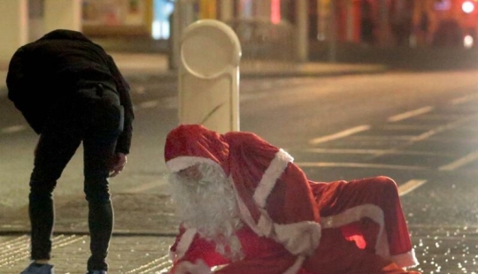 Divertido y borracho: cómo los británicos celebraron la Navidad