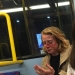 Dos lesbianas fueron golpeadas y robadas en el autobús por no querer besarse