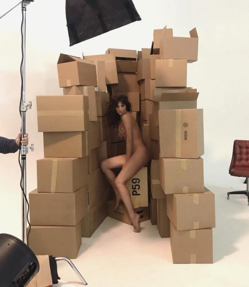 Down with all complexes! Three 50-year-old women photographed nude as supermodel Helena Christensen