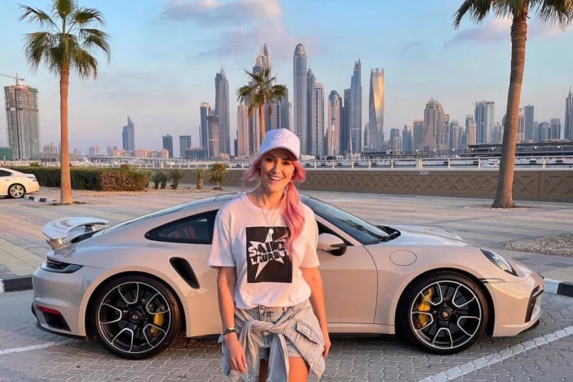 Drive, beauty, speed: How a fragile blonde became a successful influencer of the auto industry