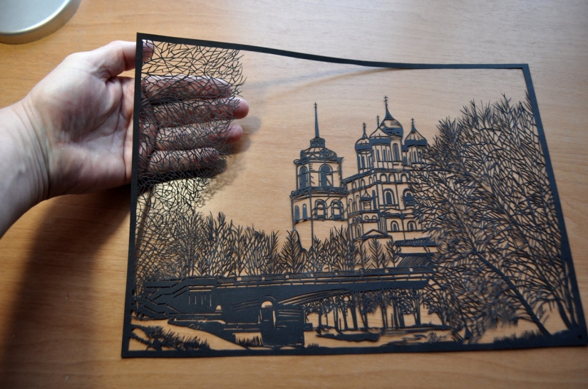 El abuelo de Pskov hace increíbles pinturas con papel