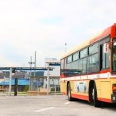 El "autobús de rescate" de Tokio recoge a pasajeros borrachos que se quedaron dormidos en su parada