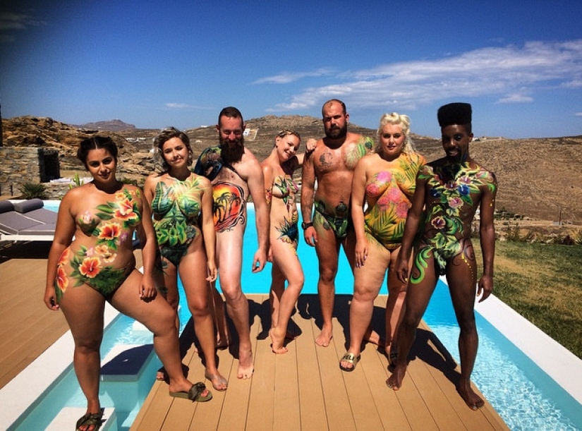 El cuerpo desnudo es algo útil: modelos con formas curvas participan en un nuevo reality show británico