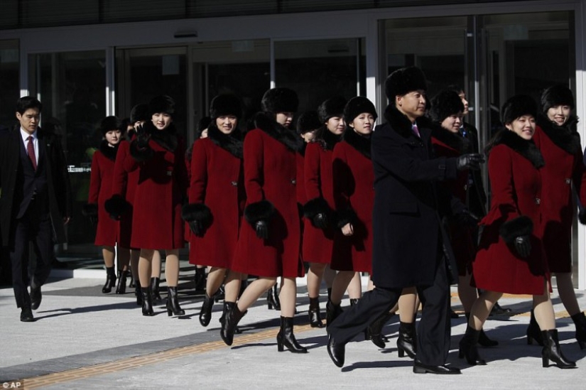 El" ejército de porristas " de Corea del Norte llegó a los Juegos Olímpicos de Invierno