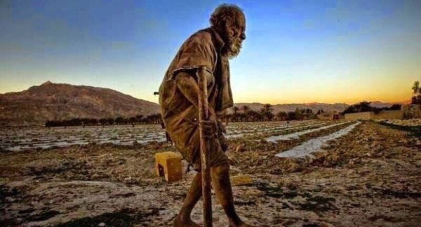 El hombre más sucio del mundo murió poco después de bañarse