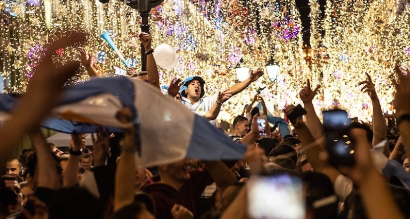 "El lugar de atracción es Nikolskaya": cómo se ve la calle más futbolística de Rusia durante el Mundial 2018