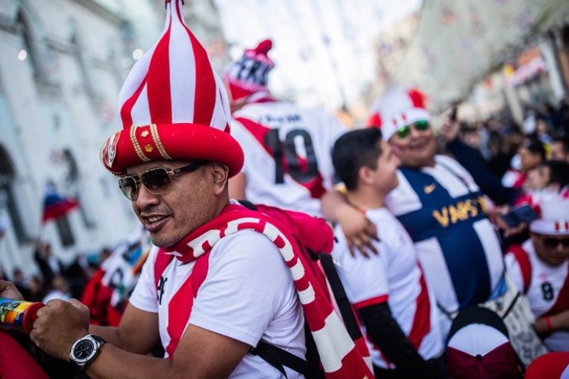 "El lugar de atracción es Nikolskaya": cómo se ve la calle más futbolística de Rusia durante el Mundial 2018