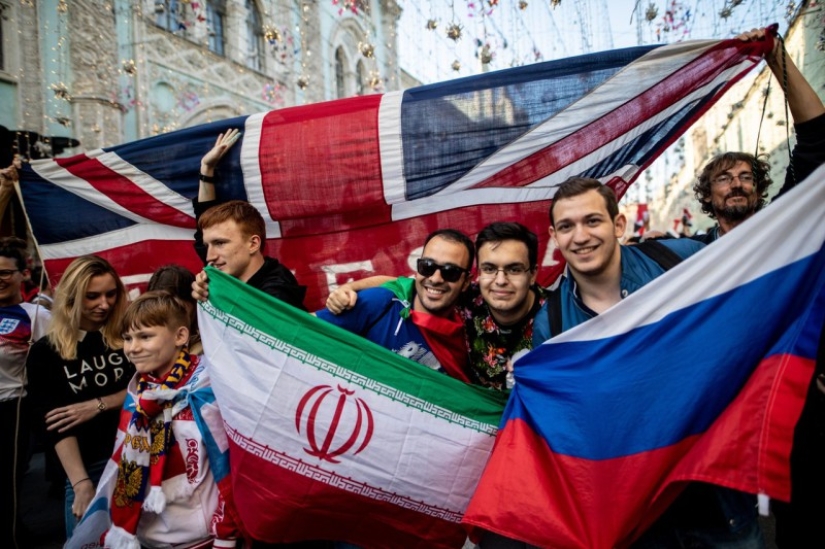 "El lugar de atracción es Nikolskaya": cómo se ve la calle más futbolística de Rusia durante el Mundial 2018