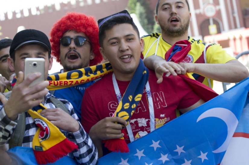 "El lugar de atracción es Nikolskaya": cómo se ve la calle más futbolística de Rusia durante el Mundial 2018