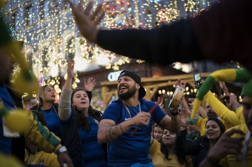 "El lugar de atracción es Nikolskaya": cómo se ve la calle más futbolística de Rusia durante el Mundial 2018