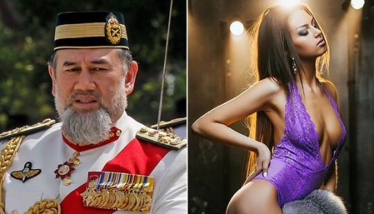 El monarca malasio rompió con su esposa rusa por intimidad en la piscina
