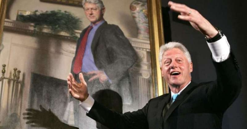 El multimillonario pedófilo Jeffrey Epstein mantuvo un retrato picante de Clinton en casa