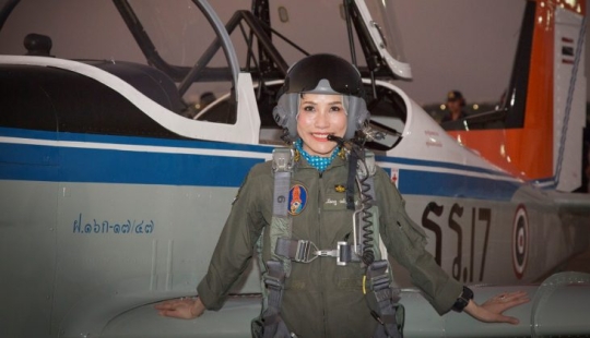 El rey de Tailandia se casó con un general (por segunda vez en un año) El rey de Tailandia se casó con un general (por segunda vez en un año)