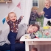 El sueco toma fotos de su hija en las situaciones más locas