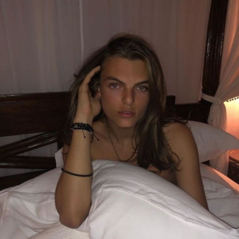 Elizabeth Hurley's son turns into a woman: 15 "stunning" photos