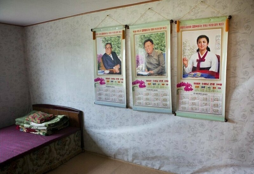 Emptiness, simplicity and poverty: 16 real photos of apartments of North Koreans