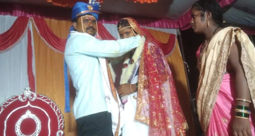 En la India, el novio llegaba tarde a la boda y la novia se casaba con otro