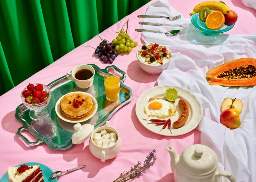 En lugar de una magdalena, habrá sexo: un proyecto fotográfico sobre un buen comienzo del día con el desayuno correcto