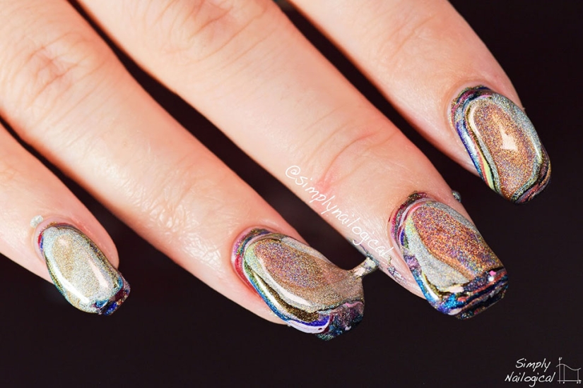 Endless manicure: how to paint your nails with 116 layers of varnish and not go crazy