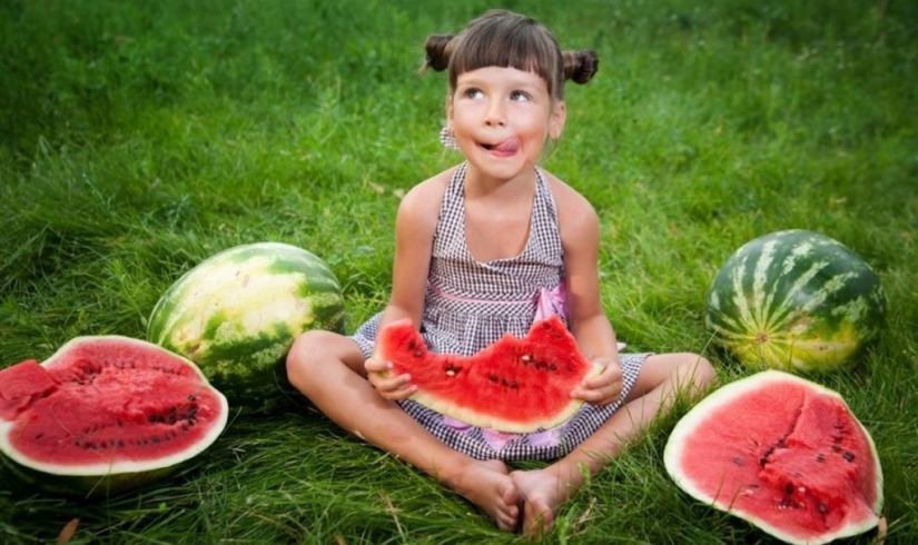 Enough is enough: how to eat watermelon and to whom they are forbidden