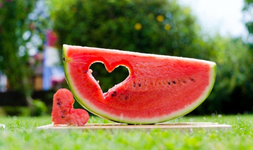 Enough is enough: how to eat watermelon and to whom they are forbidden