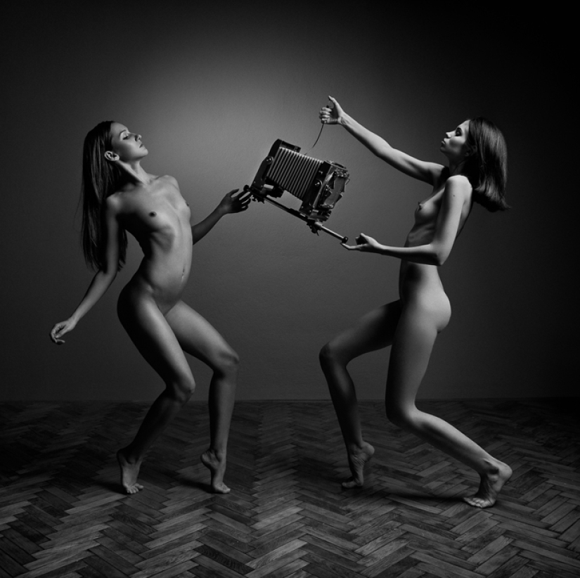 Erotic improvisations by Daniela Ilinka