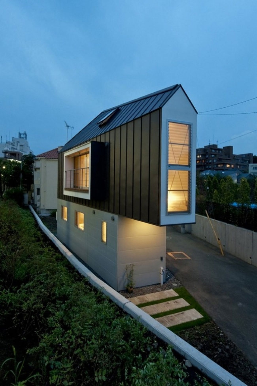 Esta casa en Japón solo se ve pequeña y estrecha desde el exterior