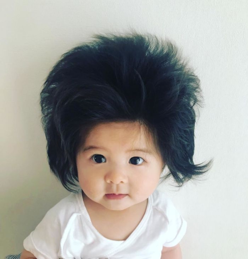 Esta niña tiene solo seis meses, pero su cabello es increíble.