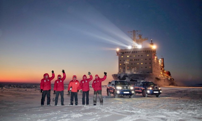 Establece récords y toca un rompehielos nuclear: una expedición rusa conquistó el Ártico