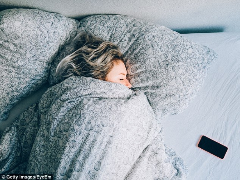 Este despertador vibrador se asegurará de que una mujer comience el día con un orgasmo