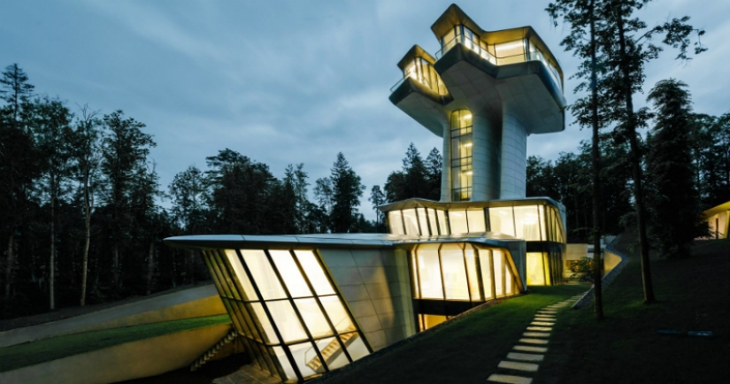 "Este es un nivel diferente de disfrute de la vida": el único edificio residencial del mundo diseñado por Zaha Hadid cerca de Moscú
