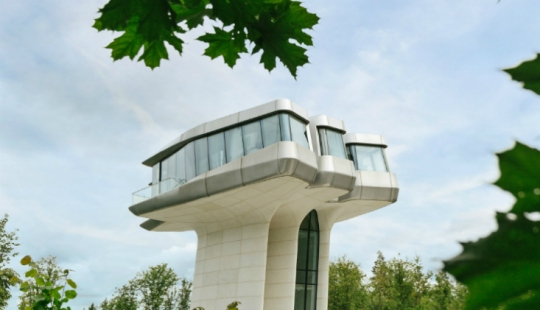 "Este es un nivel diferente de disfrute de la vida": el único edificio residencial del mundo diseñado por Zaha Hadid cerca de Moscú