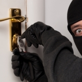 Etiquetas de ladrones: cómo saber que su apartamento está interesado en ladrones