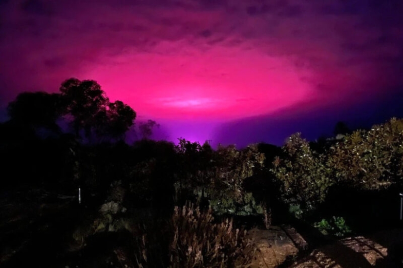 ¿Extraterrestres o química? Por qué apareció un "portal" rosa brillante sobre Australia